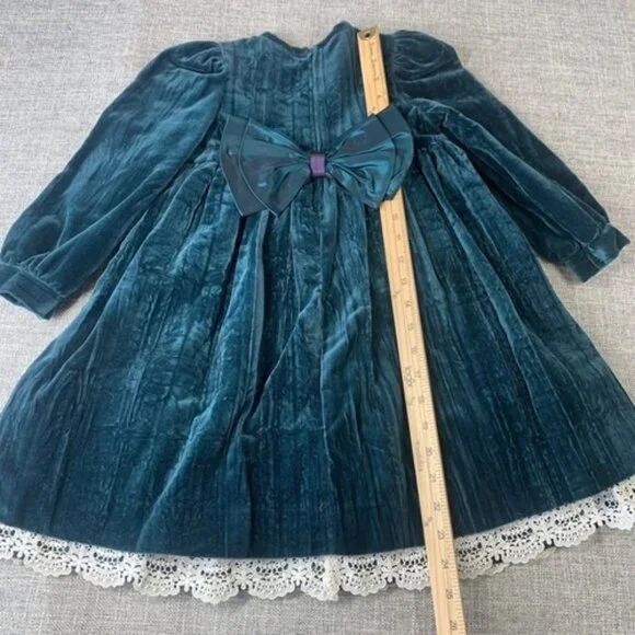 green emerald velvet dress Amazon.com: Noomelfish Toddler Girls 3/4 Sleeve Velvet Twirly Dress Casual  Skater Dresses with Pockets, Green, 4T: Clothing, Shoes & Jewelry